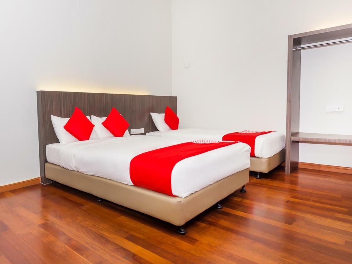 Hotel Oyo 663 Trevor 2*