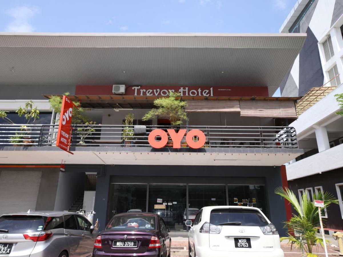 Hotel Oyo 663 Trevor 2*