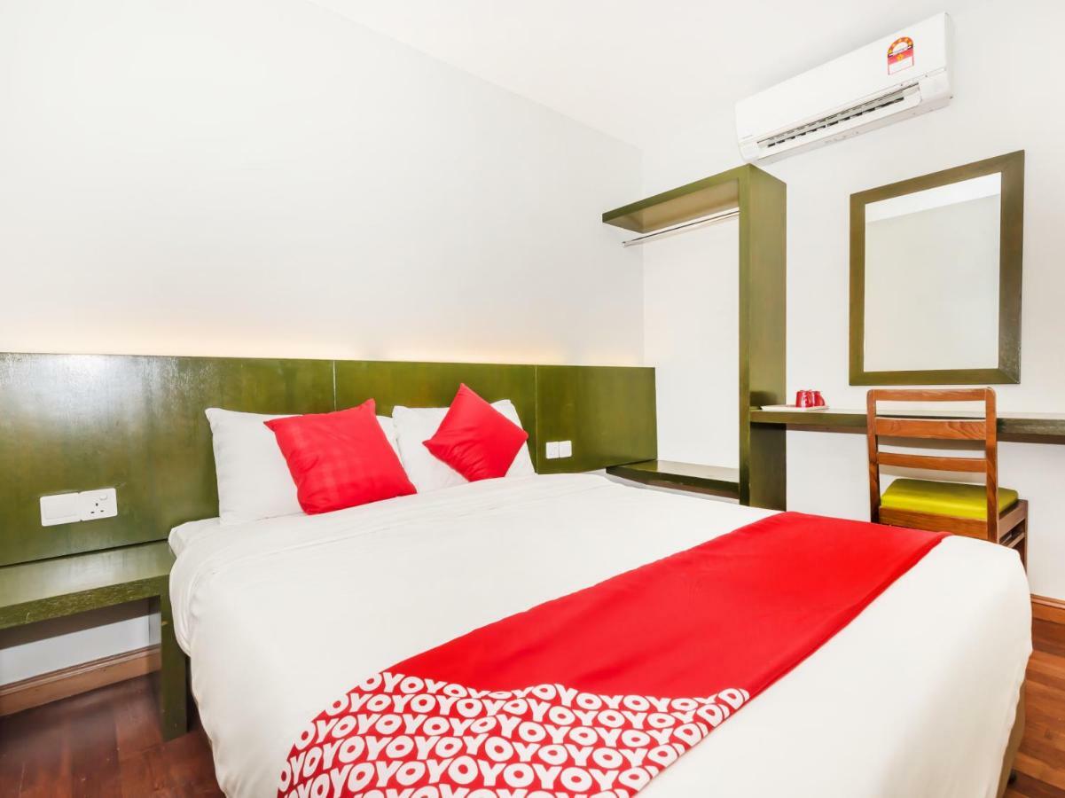 Oyo 663 Trevor Hotel